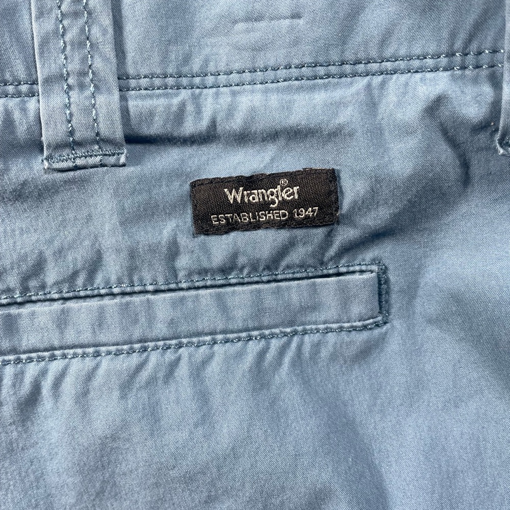 Wrangler Men's Sky Blue Flat Front Shorts - Picture 7 of 8